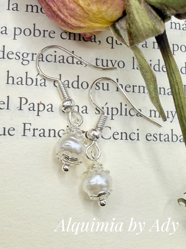 Cute Baroque Silver And White Acrylic Pearl Drop Earrings 26$